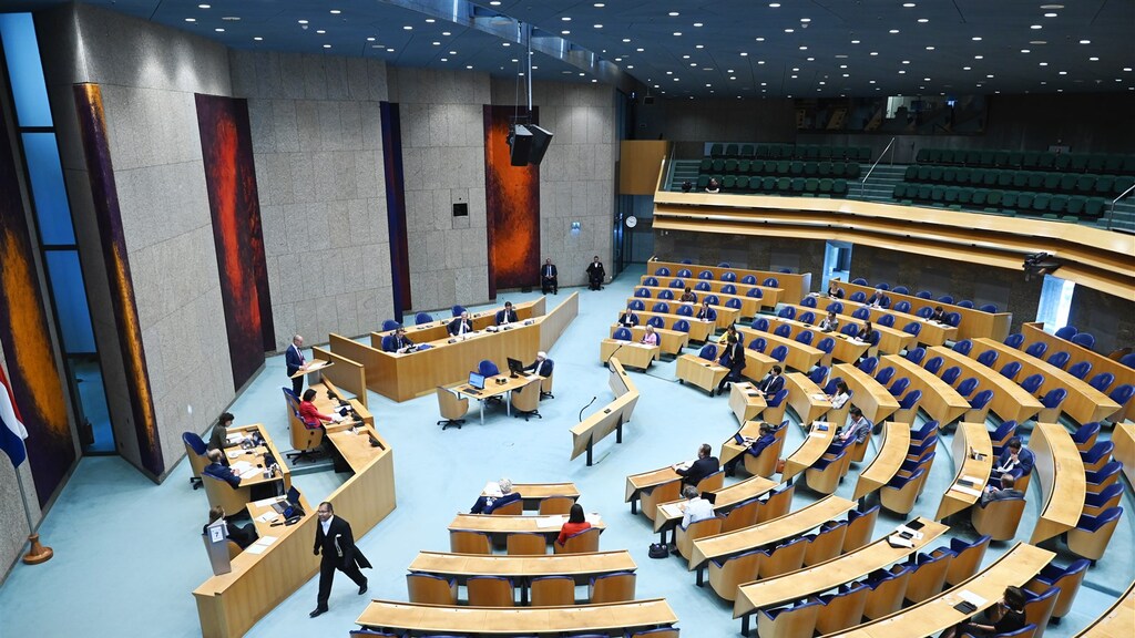 'Roep Tweede Kamer terug voor debat over klachten RIVM'