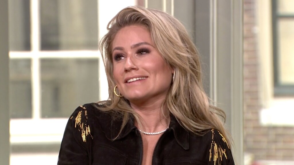 Nikkie Plessen kiest top 3 Máxima-outfits tijdens coronacrisis