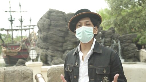 Wibi Soerjadi kan geluk niet op nu Disneyland weer geopend is