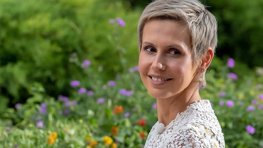 Asma al-Assad: van 'woestijnroos' tot machtige first lady van Syrië