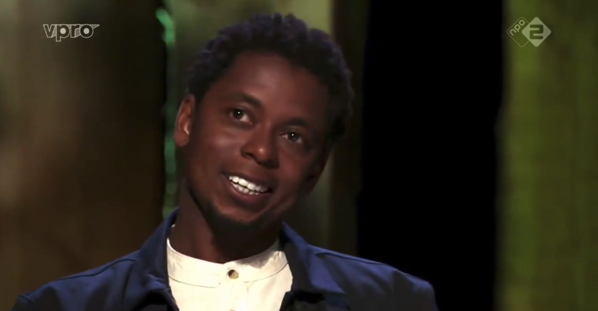 Typhoon emotioneel bij Zomergasten: 'Beoordeel op karakter in plaats van kleur'