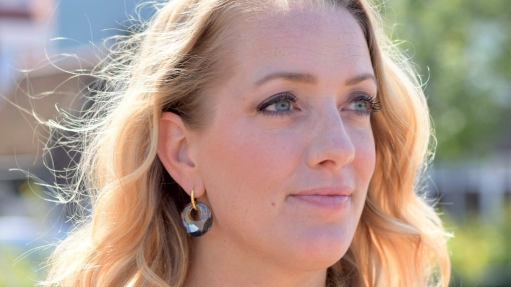 "Waarom veroordelen we tienermoeders zo?"