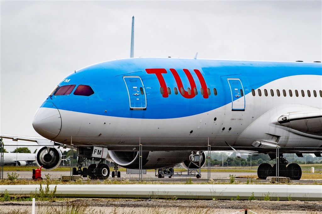 Problemen bij opstijgen vliegtuig, vrouwelijke passagiers zwaarder dan