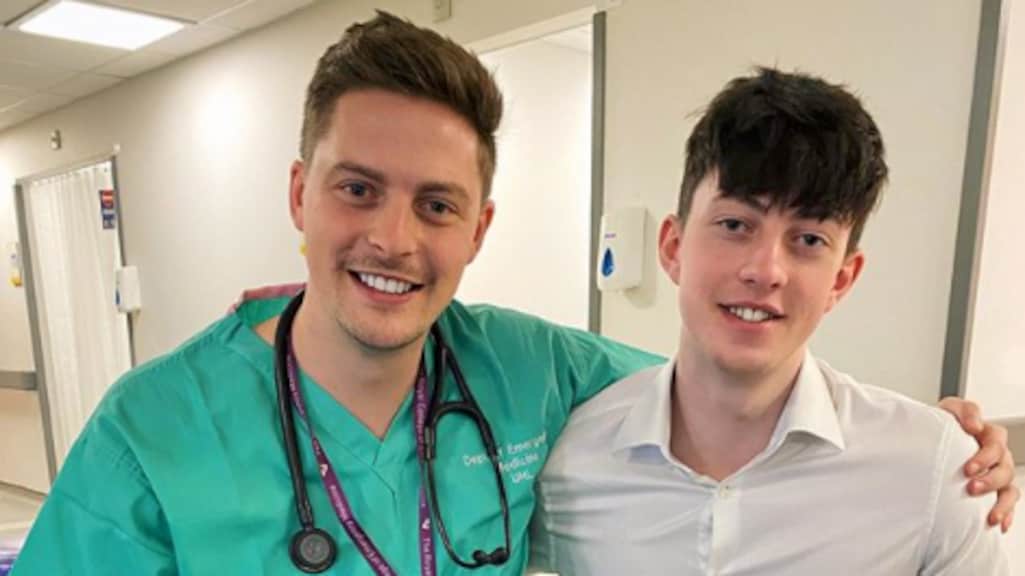 Love Island-ster Alex George 'gebroken' na overlijden broertje