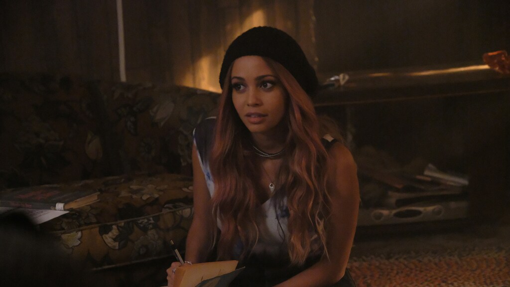 Riverdale-actrice Vanessa Morgan in verwachting van eerste kindje