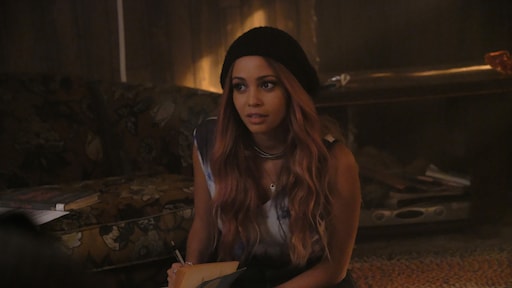 Riverdale-actrice Vanessa Morgan in verwachting van eerste kindje