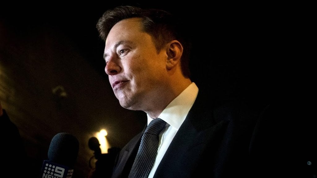 Elon Musk: Tesla die in Texas tegen boom botste was niet zelfrijdend