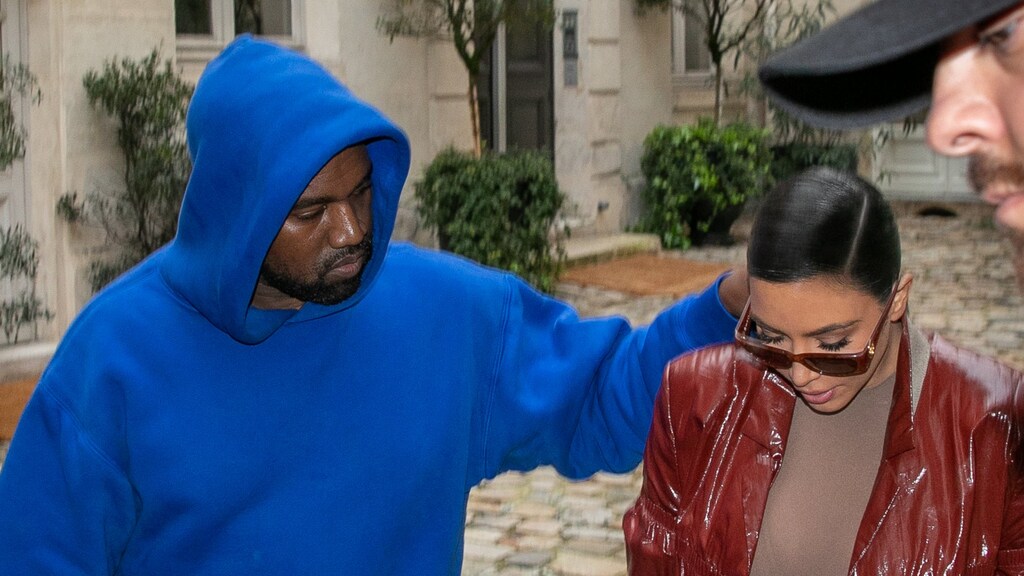 Kanye West vraagt vrouw Kim via Twitter om vergiffenis