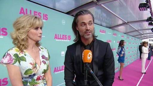 Jan Kooijman met billen bloot voor boekverfilming Daphne Deckers