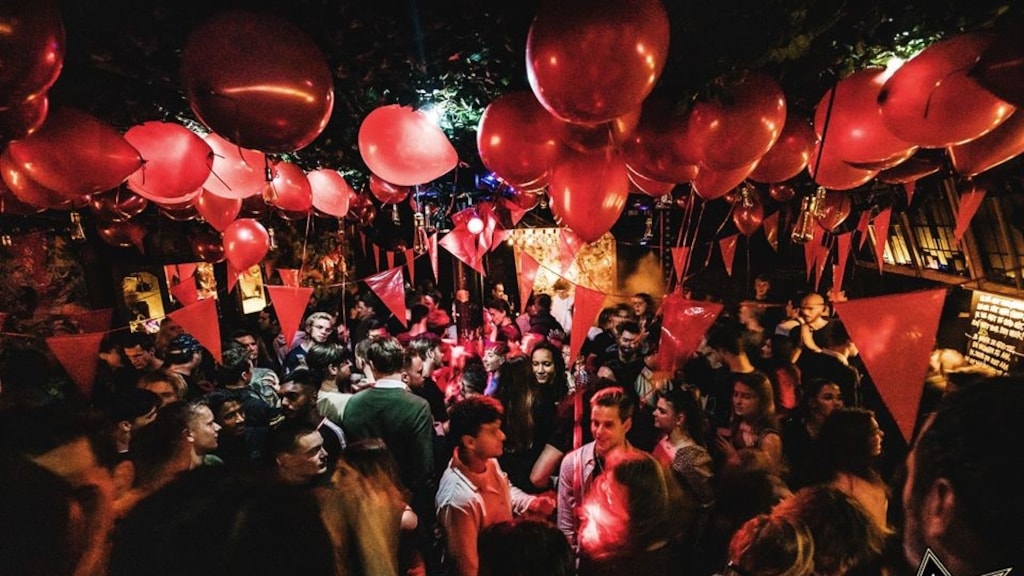 Het nieuwe uitgaan: 'Geen handjes in de lucht, maar billen op de stoel'