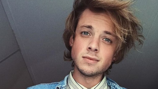 Hjalmar deelt tijdens Pride het verhaal van zijn coming out, net als vele anderen