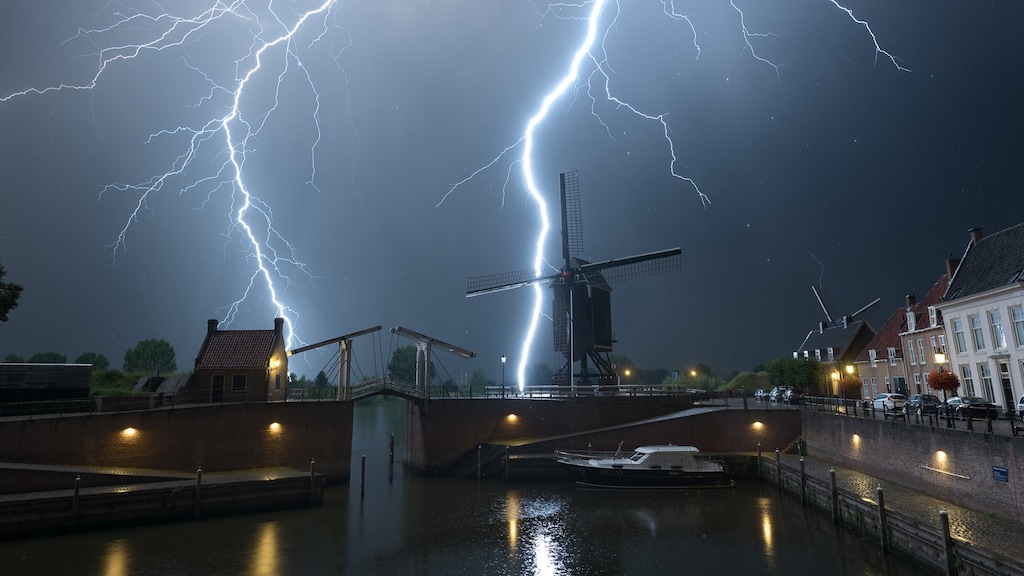 Donder en bliksem: fotograaf legt bijzondere 'streamer' vast