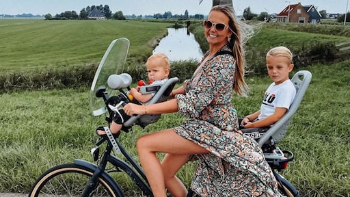 Monique Smit goudeerlijk over haar heftige bevalling