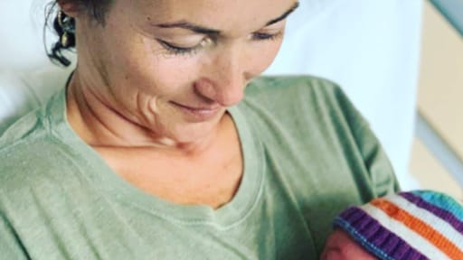 Birgit Schuurman stelt zich op als trotse tante van baby Coco