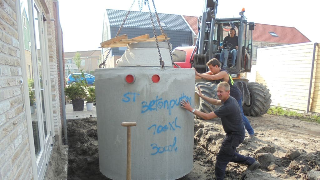 De plaatsing van Rogers regenput