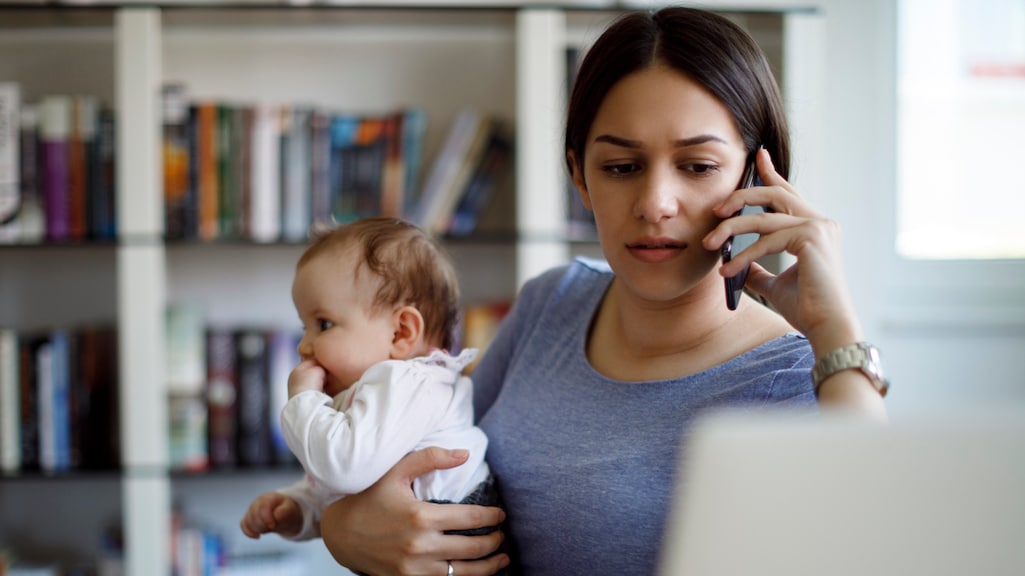 Er is nu een telefoonlijn voor ouders: 'Ben ik wel een goede moeder?'
