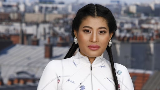 Dochter Thaise koning Rama acht uur vast in vliegtuig