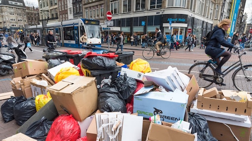 Ruim 2400 adressen van afvaldumpers in Amsterdam achterhaald