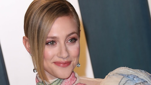 Lili Reinhart heeft endometriose: 'Laat een arts niet je pijn bagatelliseren'