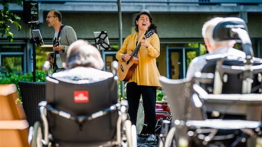 Zorgen om tweede golf, maar verpleeghuis totaal sluiten? Dat nooit meer