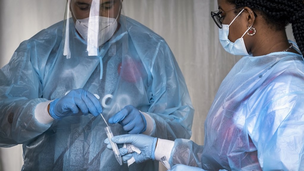 Aantal positieve coronatests in anderhalve week vertienvoudigd