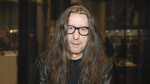 Herman Brusselmans moet van vriendin zijn haar weer laten groeien