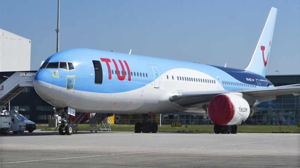 Heel vliegtuig in quarantaine na 16 coronagevallen op vlucht