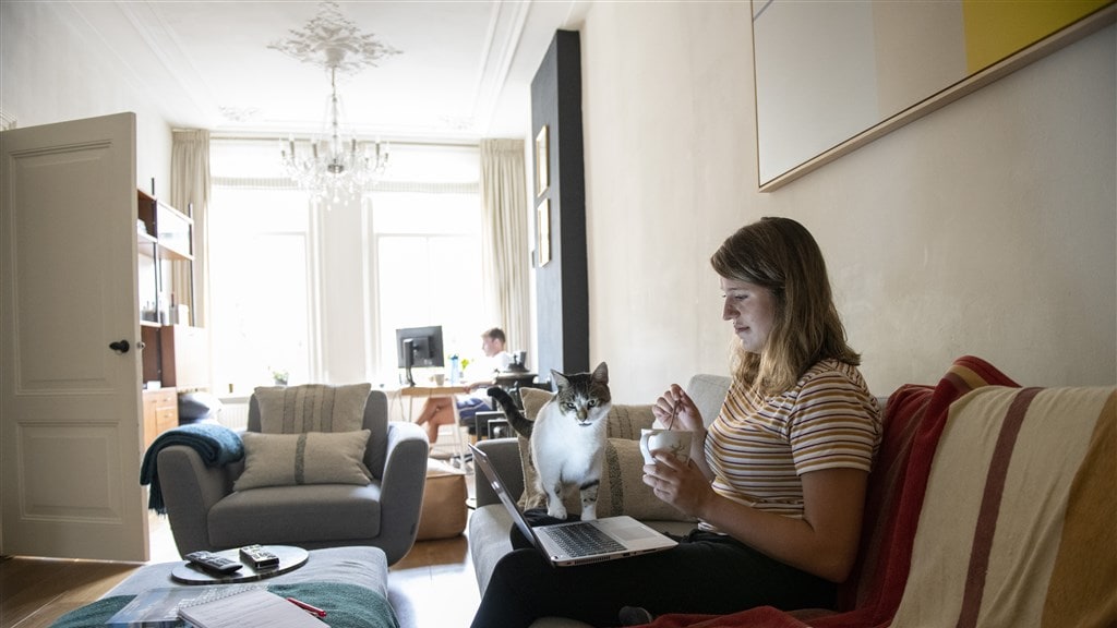 Veel thuiswerkers willen na corona niet altijd meer naar kantoor