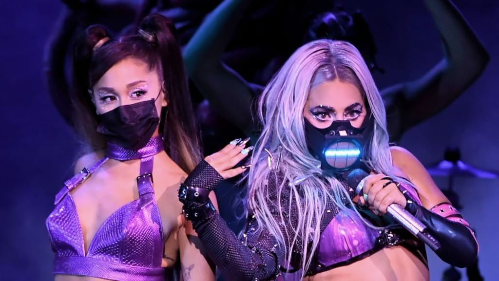 Lady Gaga en Ariana Grande maken statement met VMA-optreden