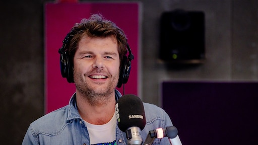 Sander Lantinga en partner verwelkomen vierde kindje na heftige bevalling