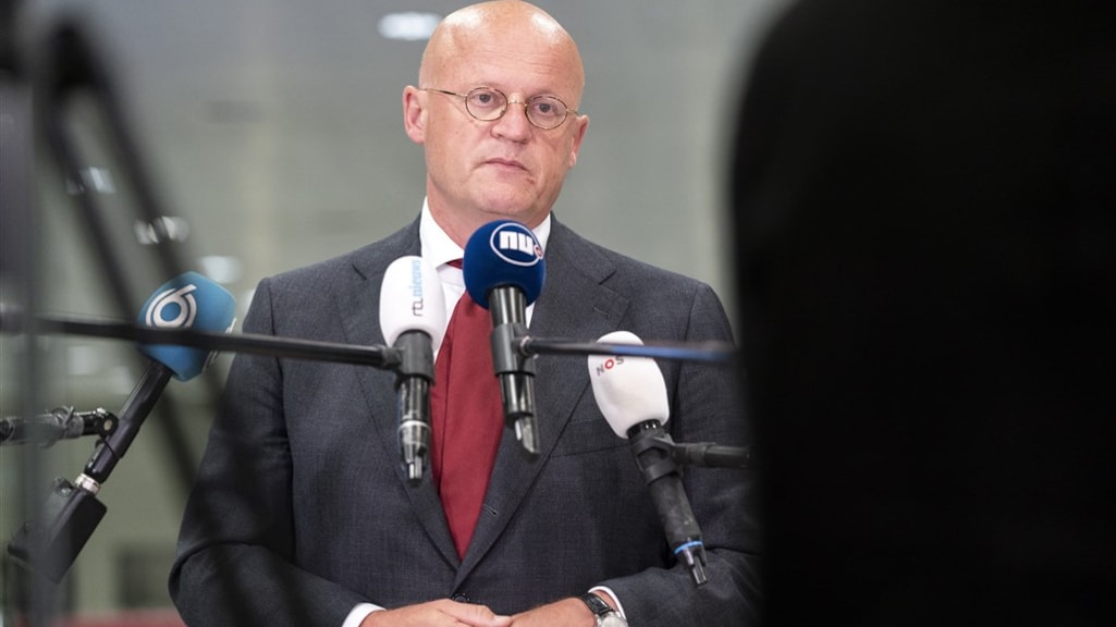 Grapperhaus wil 'in gesprek met politie en boa's' na commotie om bruiloft