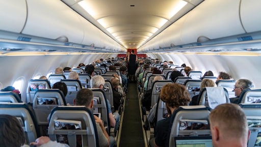 Vliegen in coronatijd: op Nederlandse vluchten gaat het goed (tot de landing)