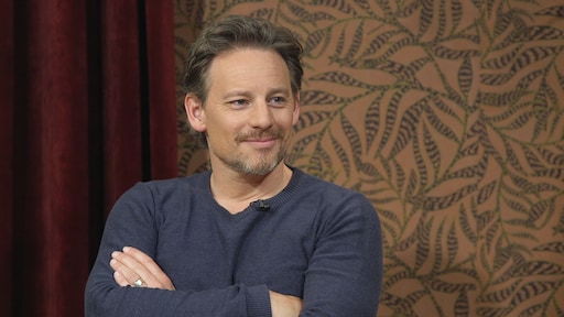 Cas Jansen openhartig over eerste date met ONM-actrice