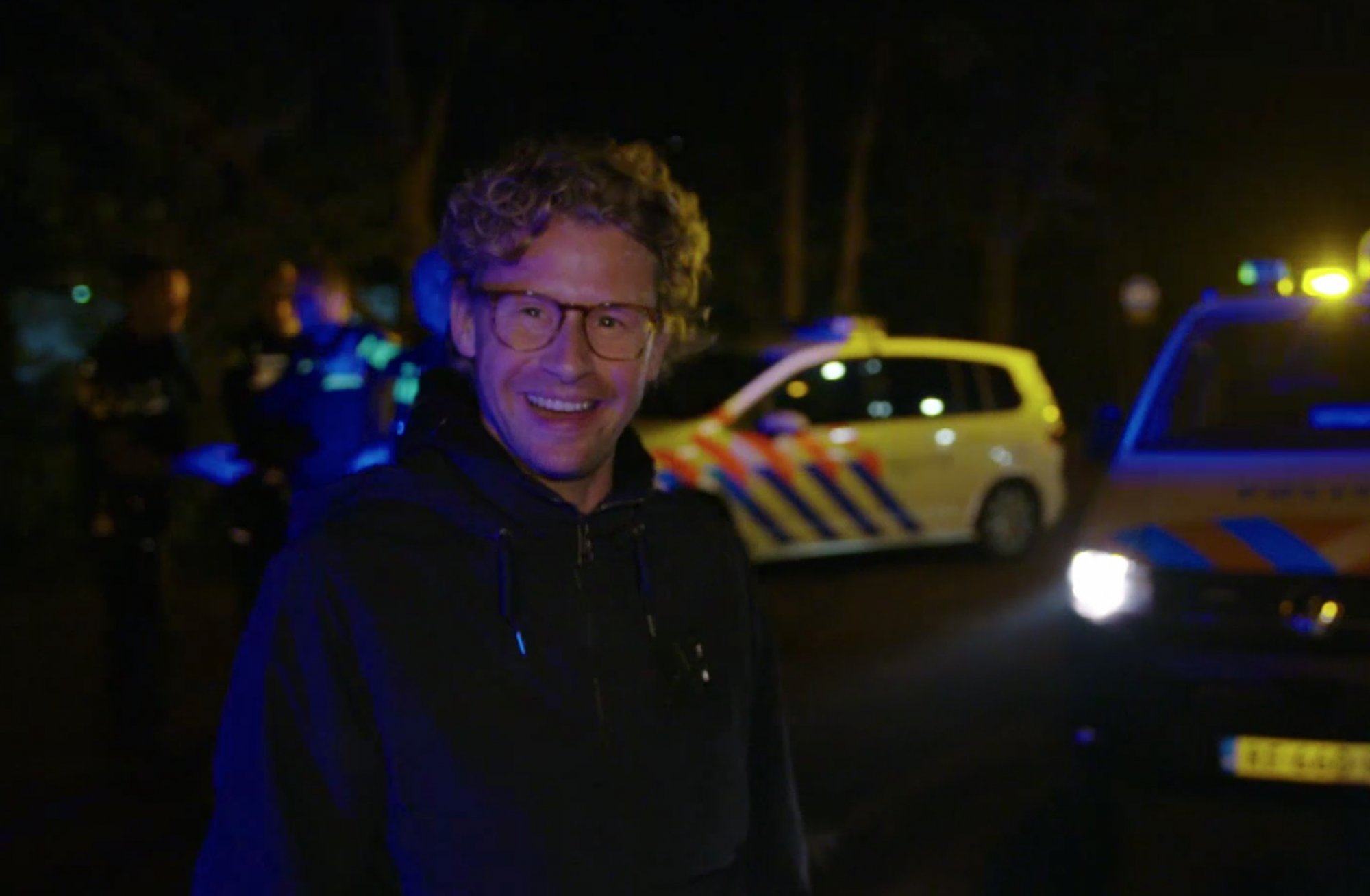 Ewout Genemans pakt eigenhandig voortvluchtige dief in Bureau 040