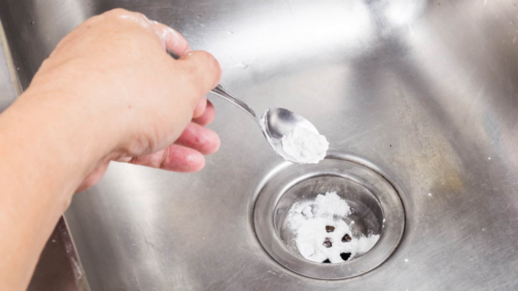schoonmaken met baking soda en schoonmaakazijn