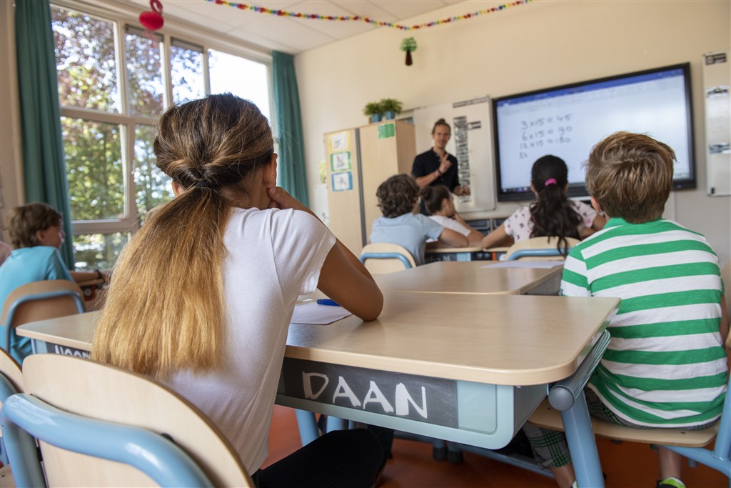 Advies OMT: kinderen vanaf groep 7 in duo's, overweeg mondkapjes