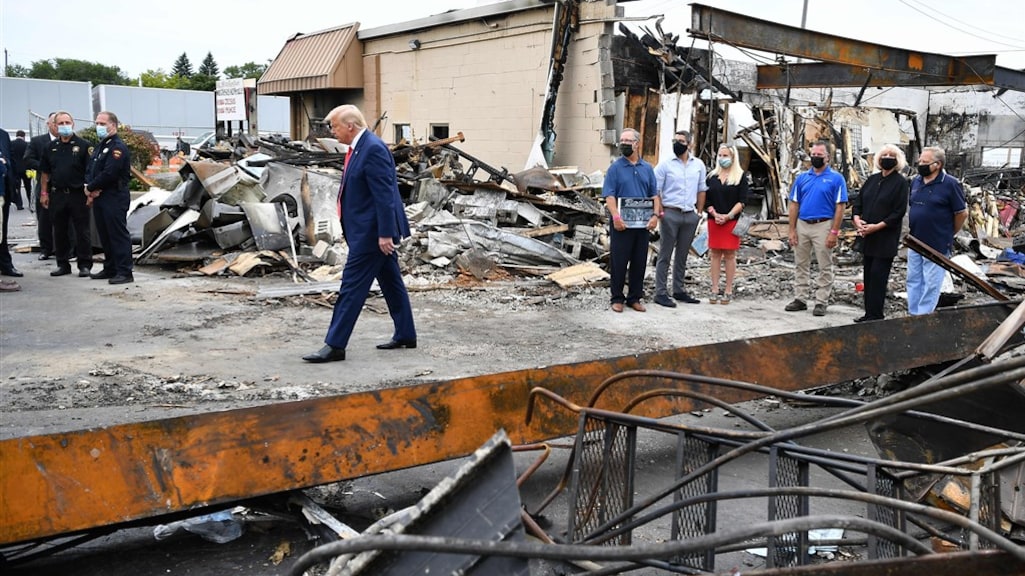Trump presenteert zich in Kenosha als president van orde en veiligheid