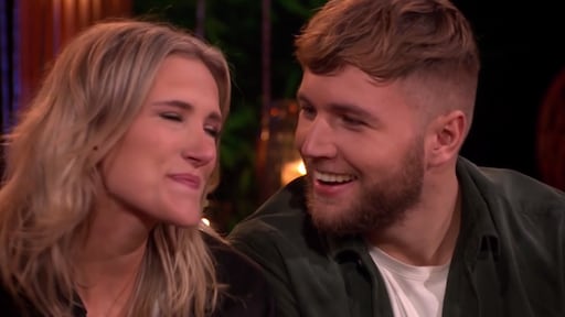 Suzan en Freek in tranen door cover van Als Het Avond Is