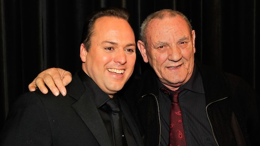 Frans Bauer staat stil bij de verjaardag van zijn overleden vader