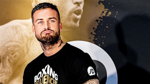 Je verzint het niet: nieuw gebit Dave Roelvink nu al beschadigd