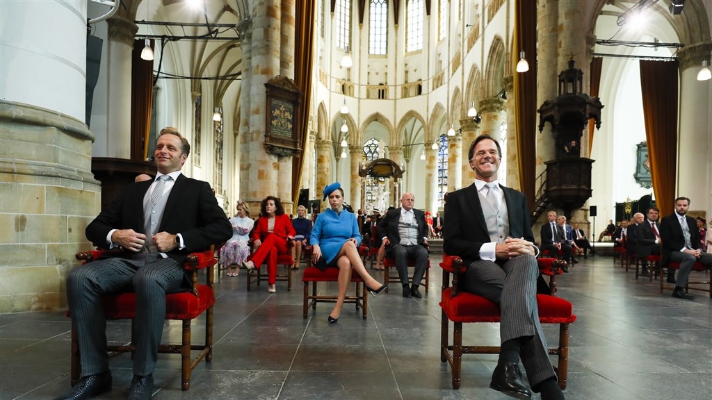 Minister Hugo de Jonge (Volksgezondheid) en minister-president Mark Rutte in afwachting van de troonrede.