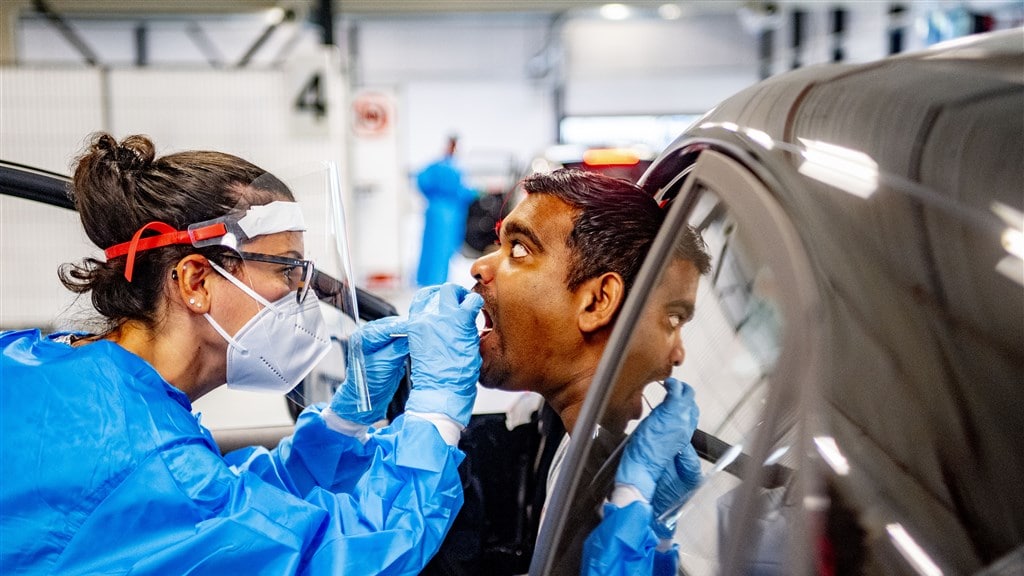 RIVM meldt 7025 nieuwe coronabesmettingen