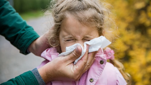 Hatsjoe! Zo herken je een verkoudheid