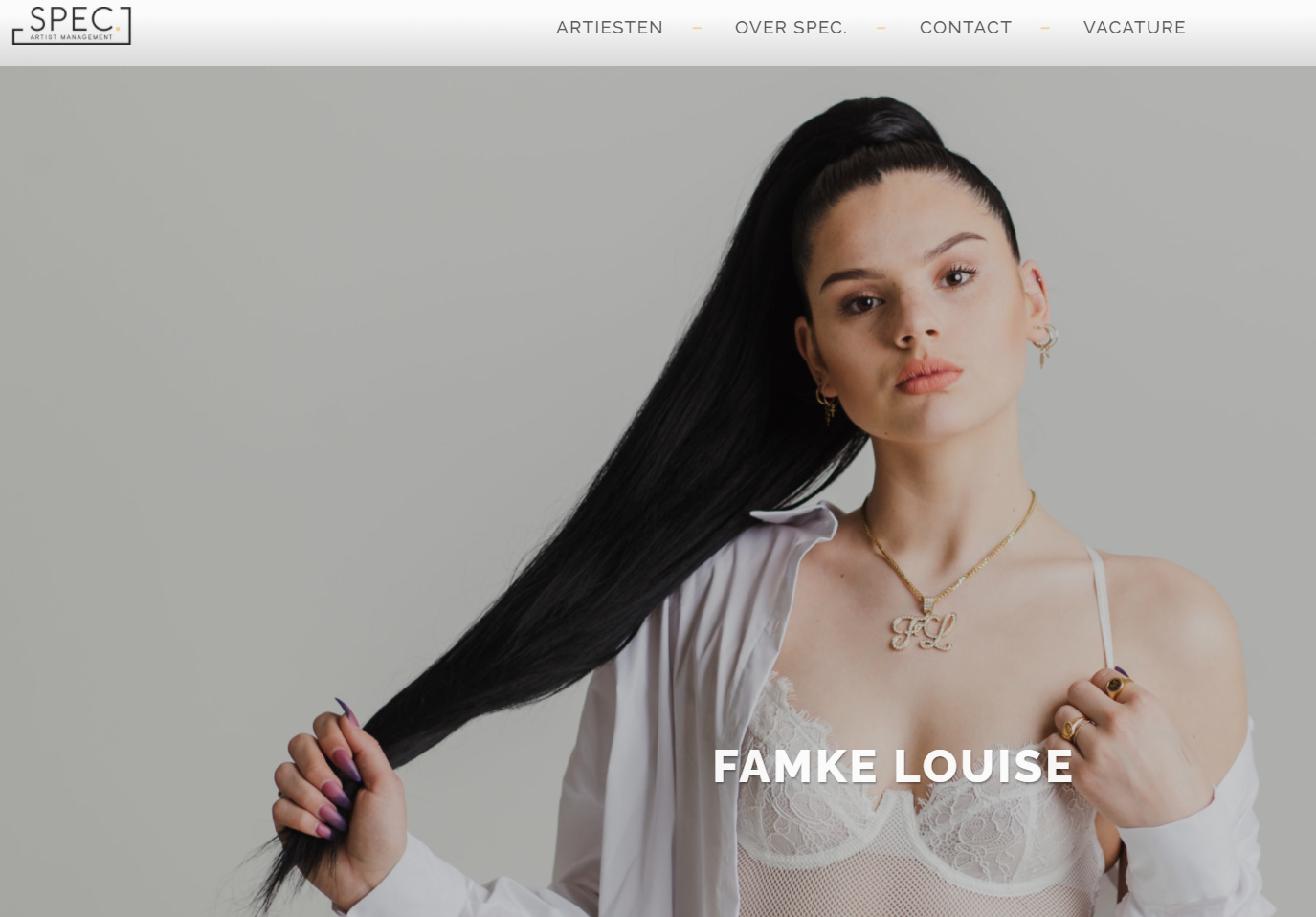 Een screenshot van de site van SPEC met Famke Louise op 22 september 2020 om 18.56 uur.