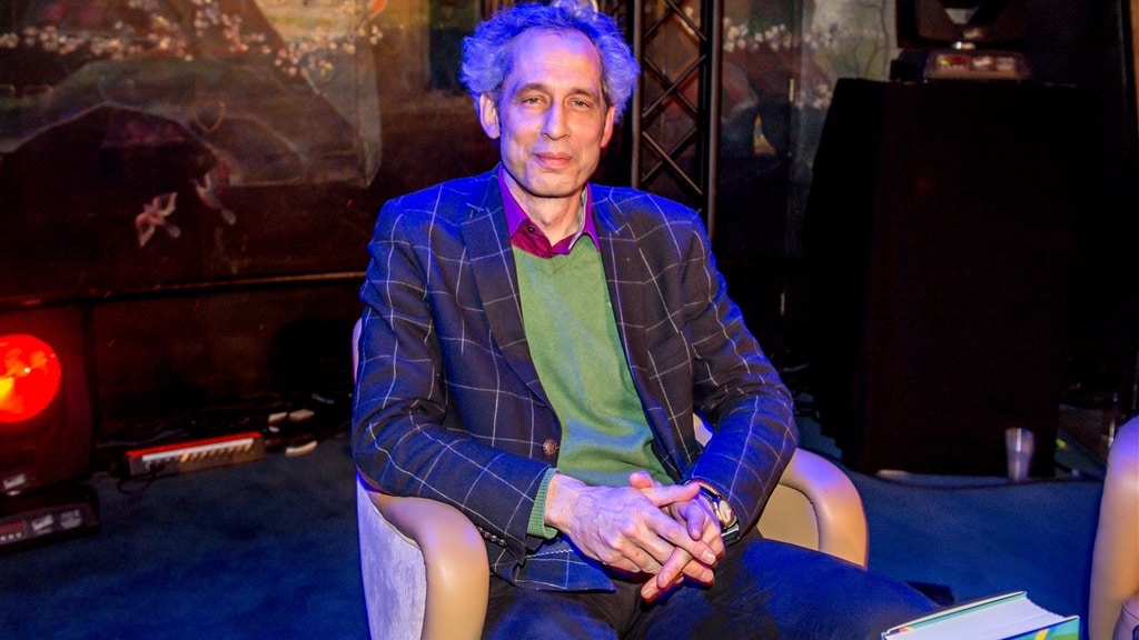 De Volkskrant mag recensent ontslaan die loog over benadering schrijfsters