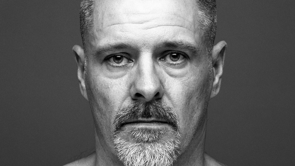 Hans werd jarenlang gepest voordat hij zelf de pester werd: 'Waar was ik mee bezig?'