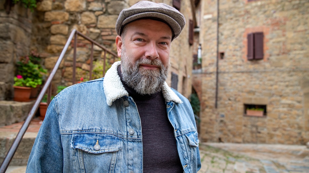 Oud-Mol Jeroen Kijk in de Vegte spreekt Wie is de Mol? in voor slechtzienden