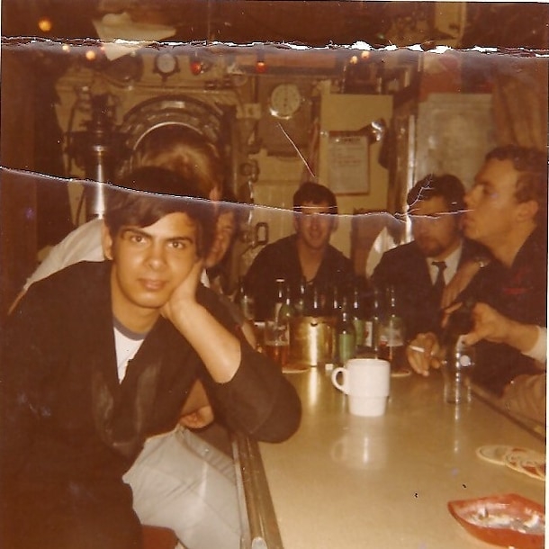 Jan Doze met collega's op de onderzeeboot