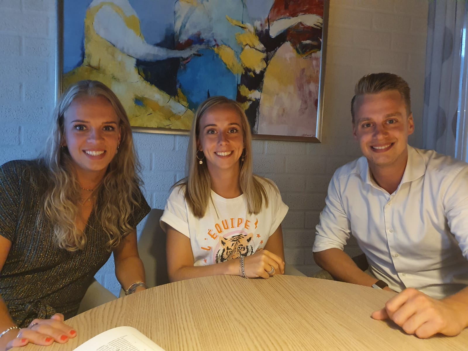 Tim, Lieke en Jeske kochten een kerk: 'Altijd al in bijzonder pand willen wonen'