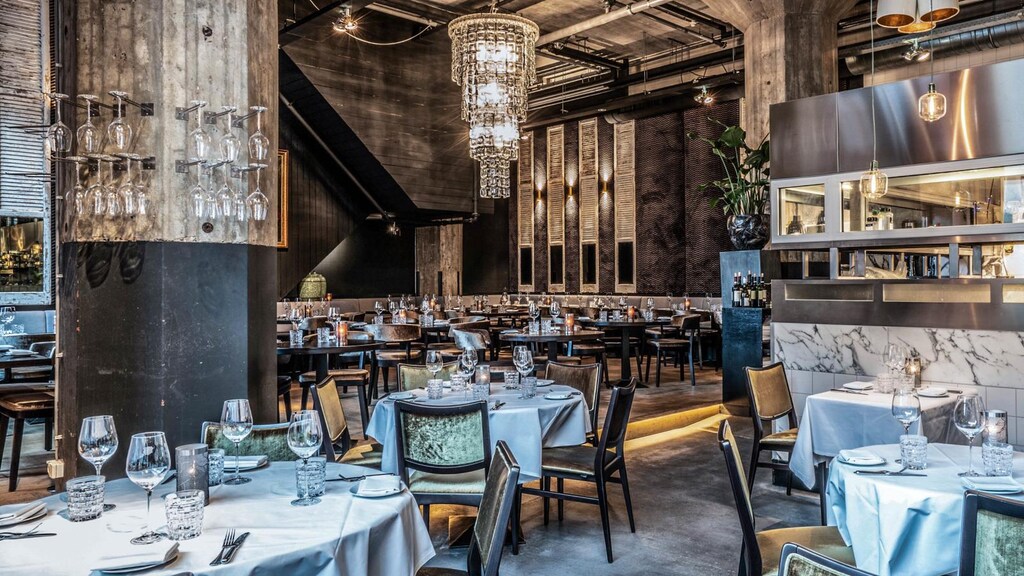 Ook in deze grote ruimte van restaurant Mood mogen 30 gasten tegelijk zitten.